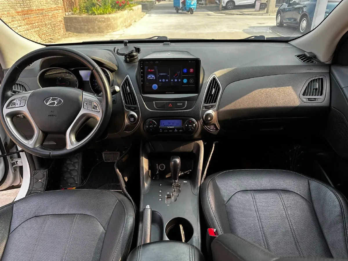 2015 Hyundai ix35 2.0L 160HP L4 6AT,autocango,china used car exporter,china ev exporter,chinese used car exporter,chinese used ev exporter
