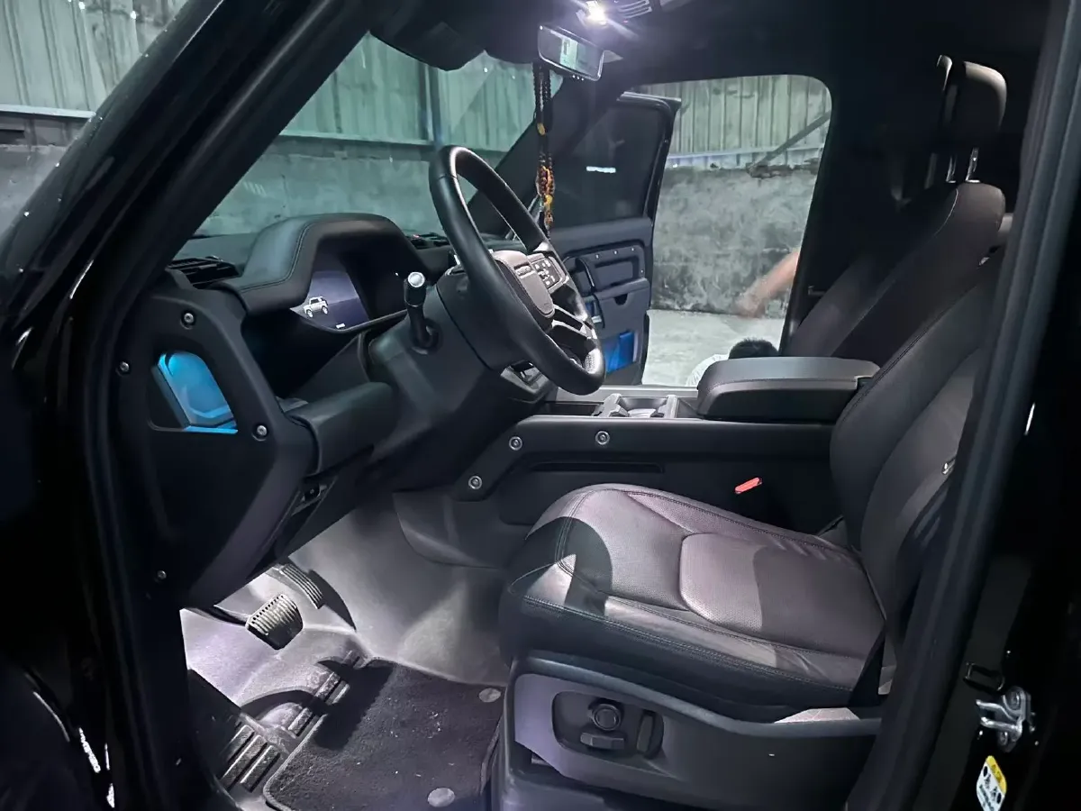 2024 Land Rover Defender 3.0T 400HP L6 8AT,autocango,china used car exporter,china ev exporter,chinese used car exporter,chinese used ev exporter