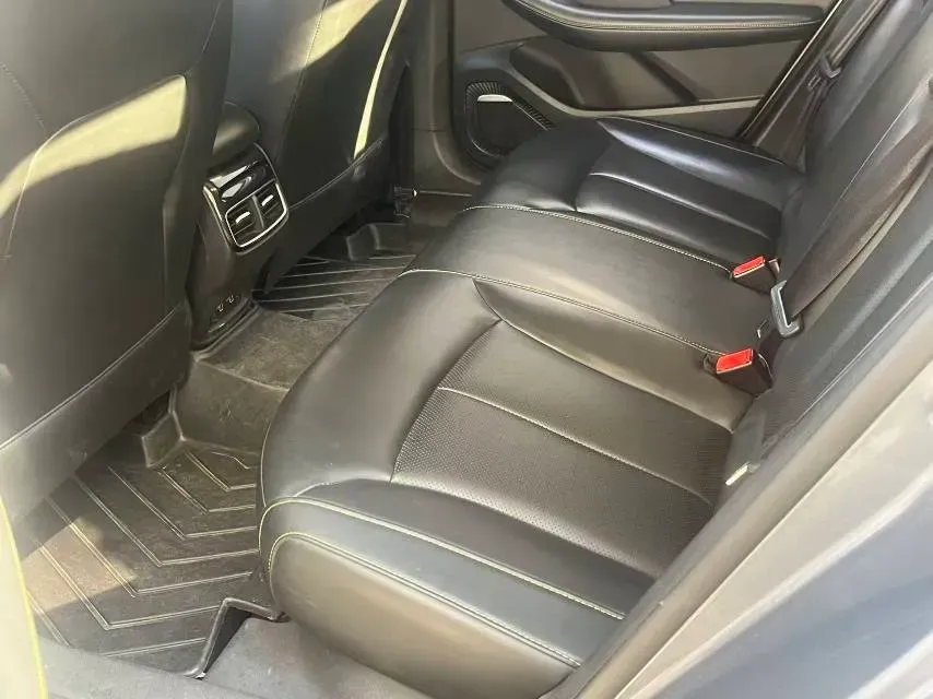 2021 Roewe i6 MAX 1.5T 169HP L4 AMT PHEV,autocango,china used car exporter,china ev exporter,chinese used car exporter,chinese used ev exporter