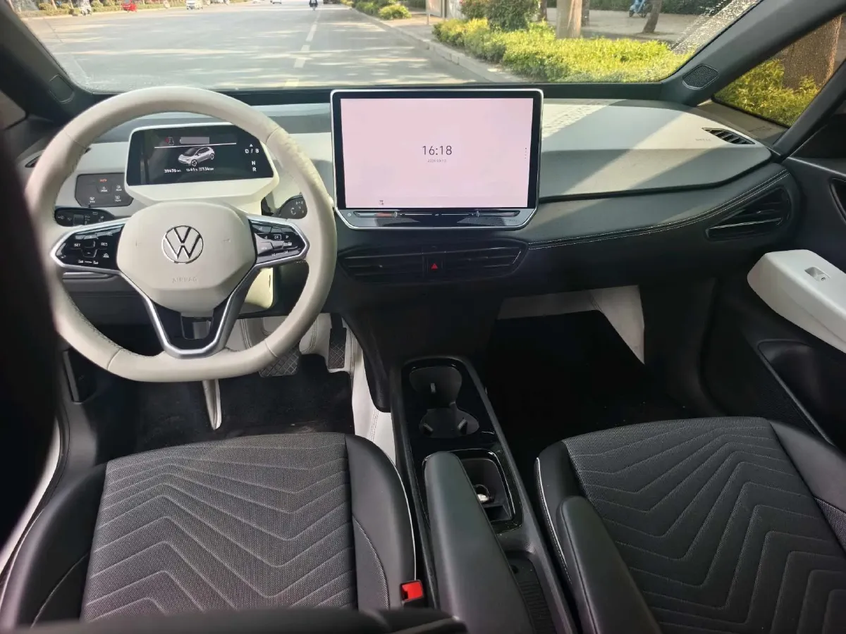 2025 Volkswagen ID.3 BEV 52.8KWH,autocango,china used car exporter,china ev exporter,chinese used car exporter,chinese used ev exporter