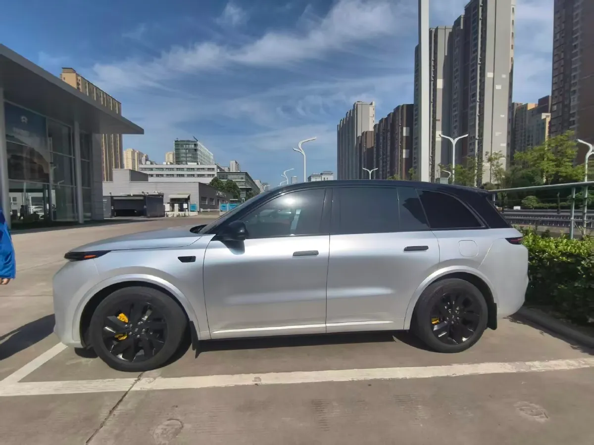 2023 Li L8 Range Extended 154HP REEV 40.9KWH,autocango,china used car exporter,china ev exporter,chinese used car exporter,chinese used ev exporter