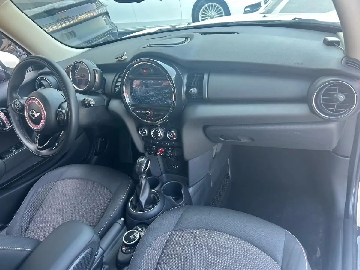 2016 MINI MINI 1.2T 102HP L3 6AT,autocango,china used car exporter,china ev exporter,chinese used car exporter,chinese used ev exporter