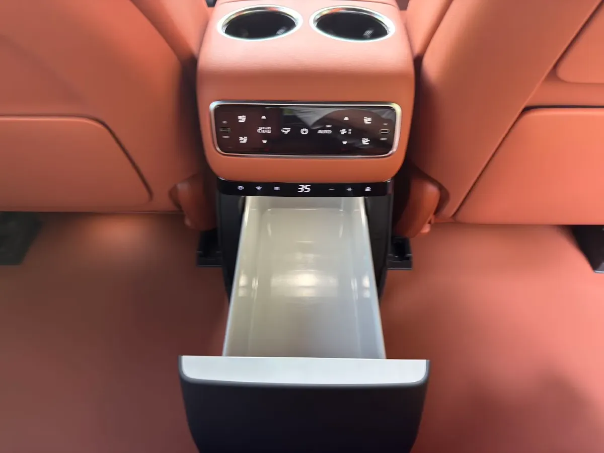 2024 Li L9 Range Extended 154HP REEV 52.3KWH,autocango,china used car exporter,china ev exporter,chinese used car exporter,chinese used ev exporter