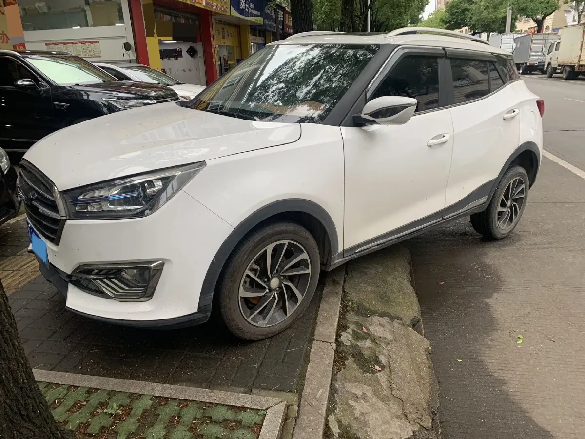 2017 Zotye T300 1.5L 112HP L4 5MT,autocango,china used car exporter,china ev exporter,chinese used car exporter,chinese used ev exporter