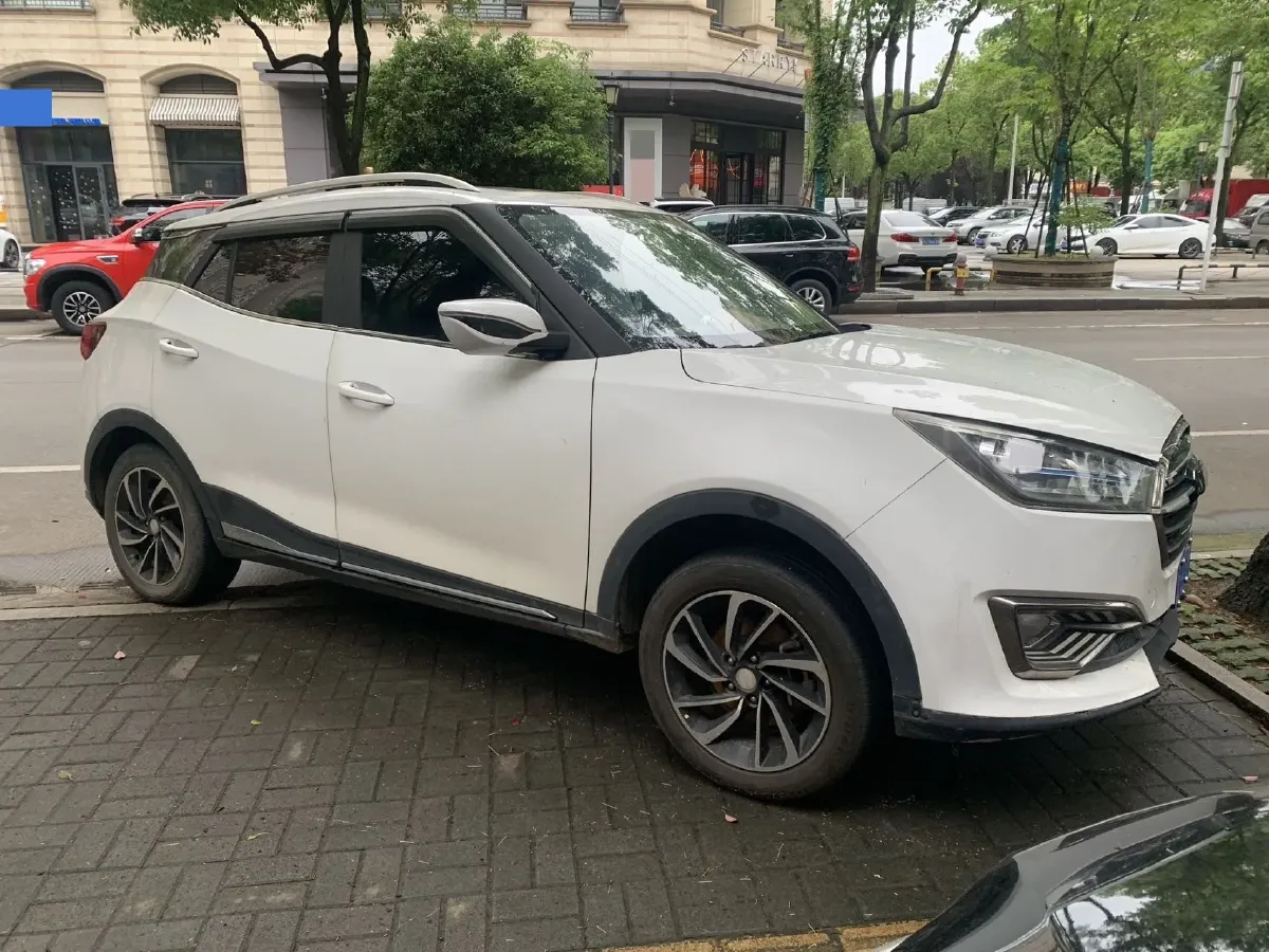 2017 Zotye T300 1.5L 112HP L4 5MT,autocango,china used car exporter,china ev exporter,chinese used car exporter,chinese used ev exporter