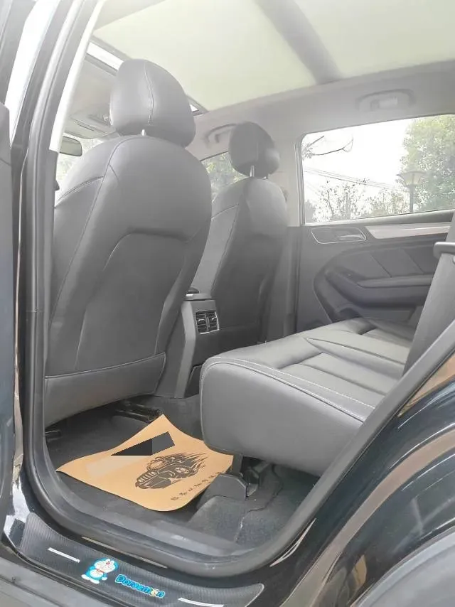 2019 Mitsubishi Eclipse Cross 1.5T 170HP L4 6MT,autocango,china used car exporter,china ev exporter,chinese used car exporter,chinese used ev exporter
