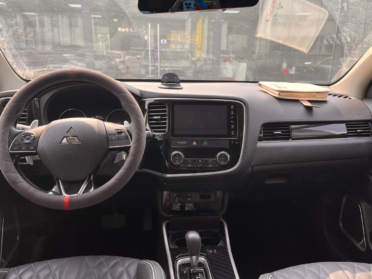 2021 Mitsubishi Outlander 2.4L 192HP L4 CVT,autocango,china used car exporter,china ev exporter,chinese used car exporter,chinese used ev exporter