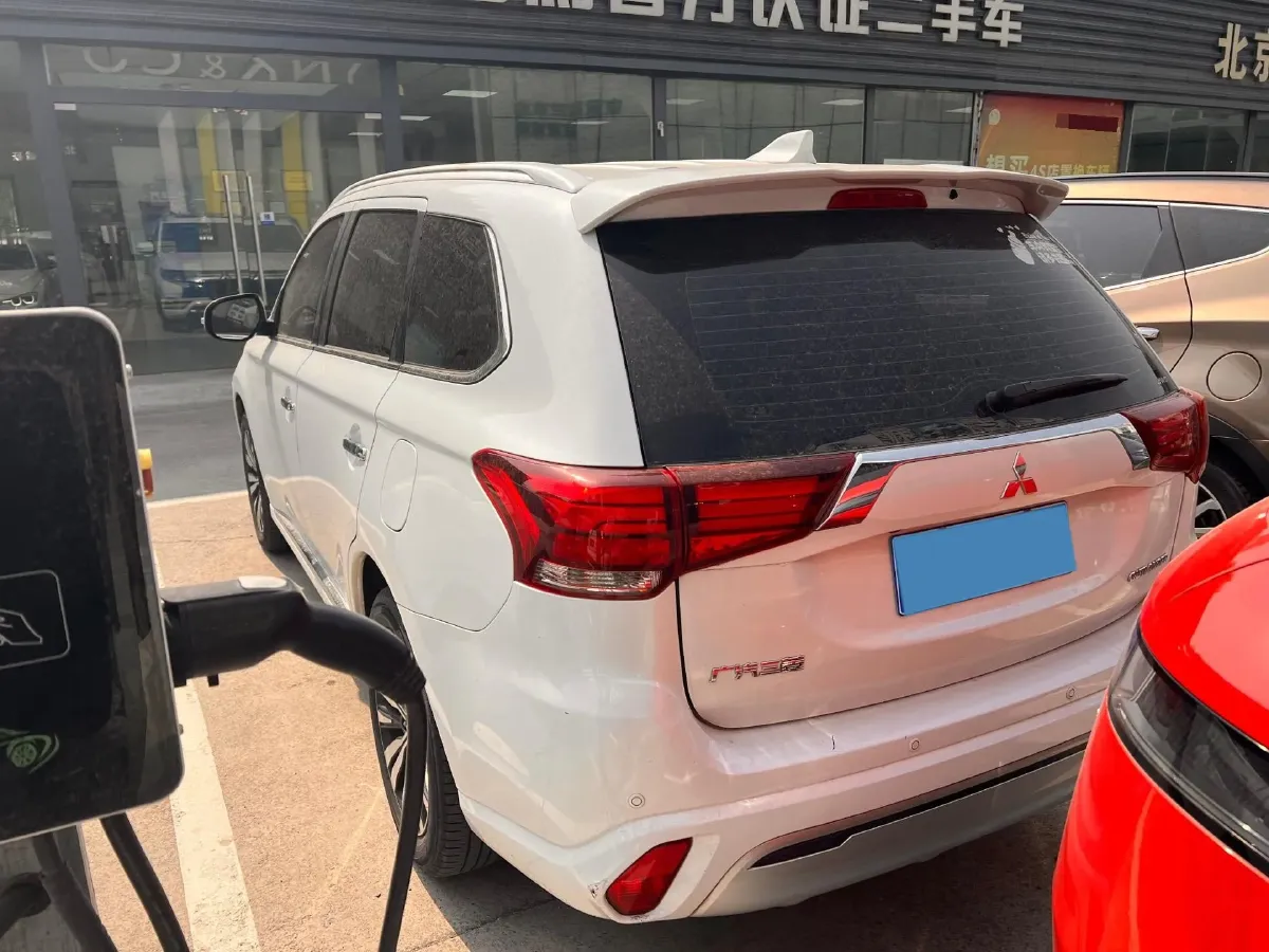 2021 Mitsubishi Outlander 2.4L 192HP L4 CVT,autocango,china used car exporter,china ev exporter,chinese used car exporter,chinese used ev exporter