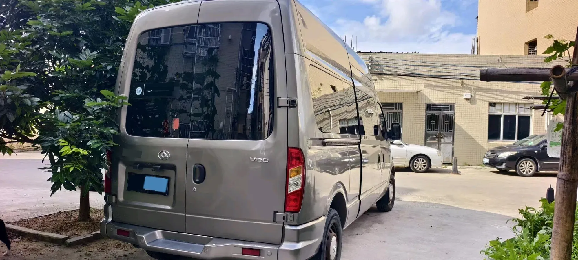 2013 MAXUS XinTu V80 2.5T 136HP L4 5MT,autocango,china used car exporter,china ev exporter,chinese used car exporter,chinese used ev exporter