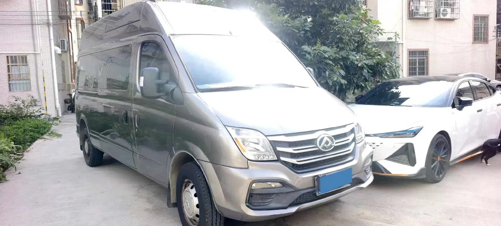 2013 MAXUS XinTu V80 2.5T 136HP L4 5MT,autocango,china used car exporter,china ev exporter,chinese used car exporter,chinese used ev exporter