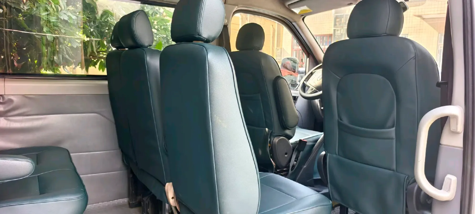 2013 MAXUS XinTu V80 2.5T 136HP L4 5MT,autocango,china used car exporter,china ev exporter,chinese used car exporter,chinese used ev exporter