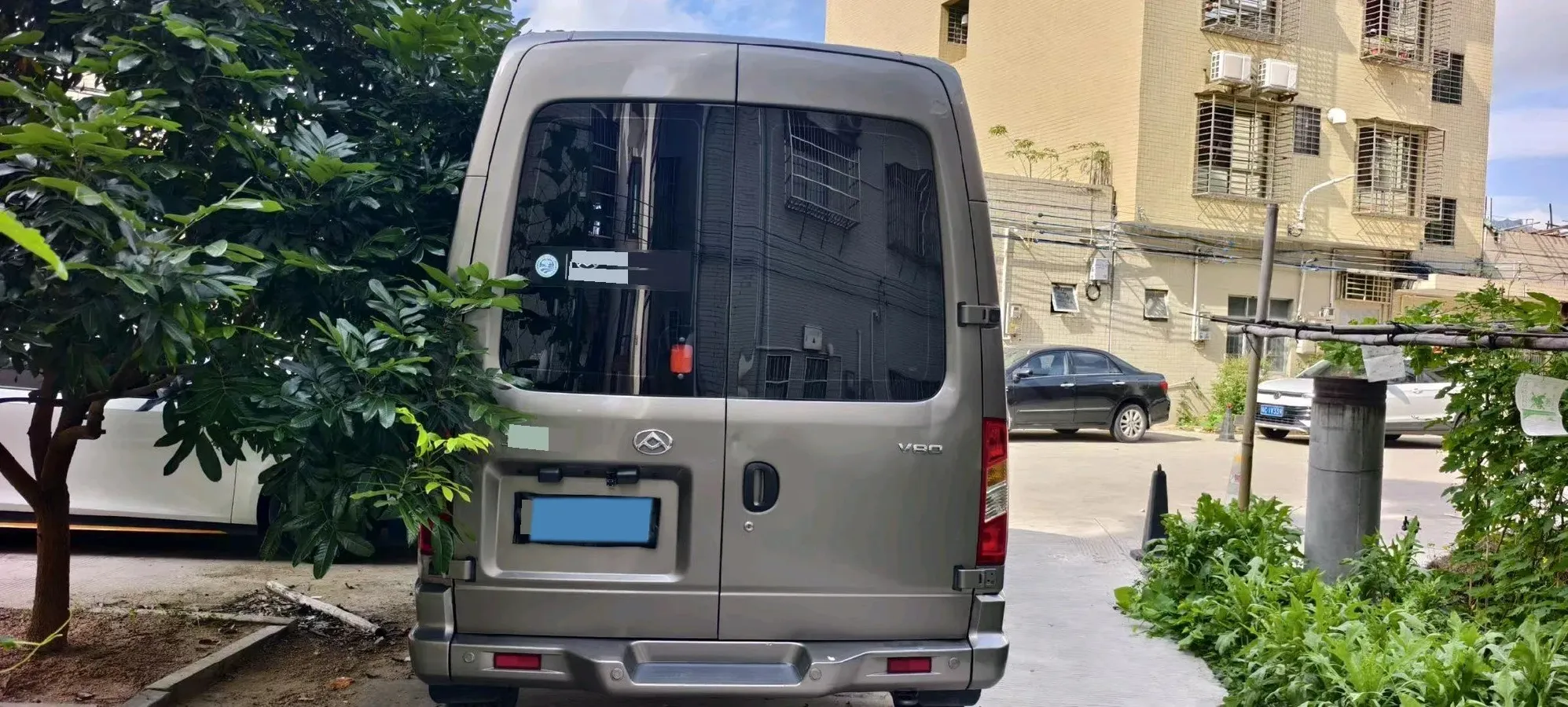 2013 MAXUS XinTu V80 2.5T 136HP L4 5MT,autocango,china used car exporter,china ev exporter,chinese used car exporter,chinese used ev exporter