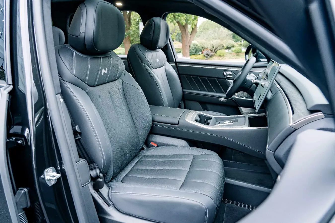 2025 ONVO L90 BEV,autocango,china used car exporter,china ev exporter,chinese used car exporter,chinese used ev exporter
