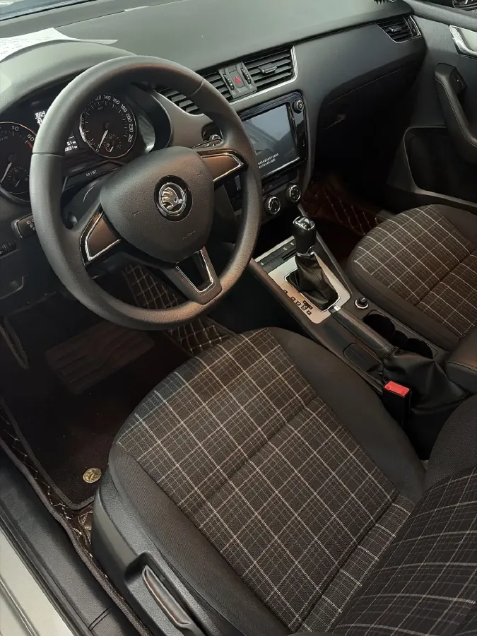 2018 Skoda Octavia 1.6L 110HP L4 6AT,autocango,china used car exporter,china ev exporter,chinese used car exporter,chinese used ev exporter