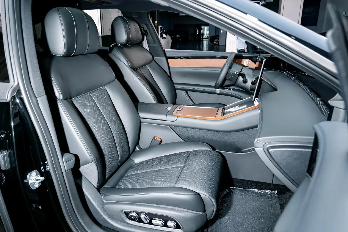 2024 HIMA Stelato S9 BEV 100KWH,autocango,china used car exporter,china ev exporter,chinese used car exporter,chinese used ev exporter
