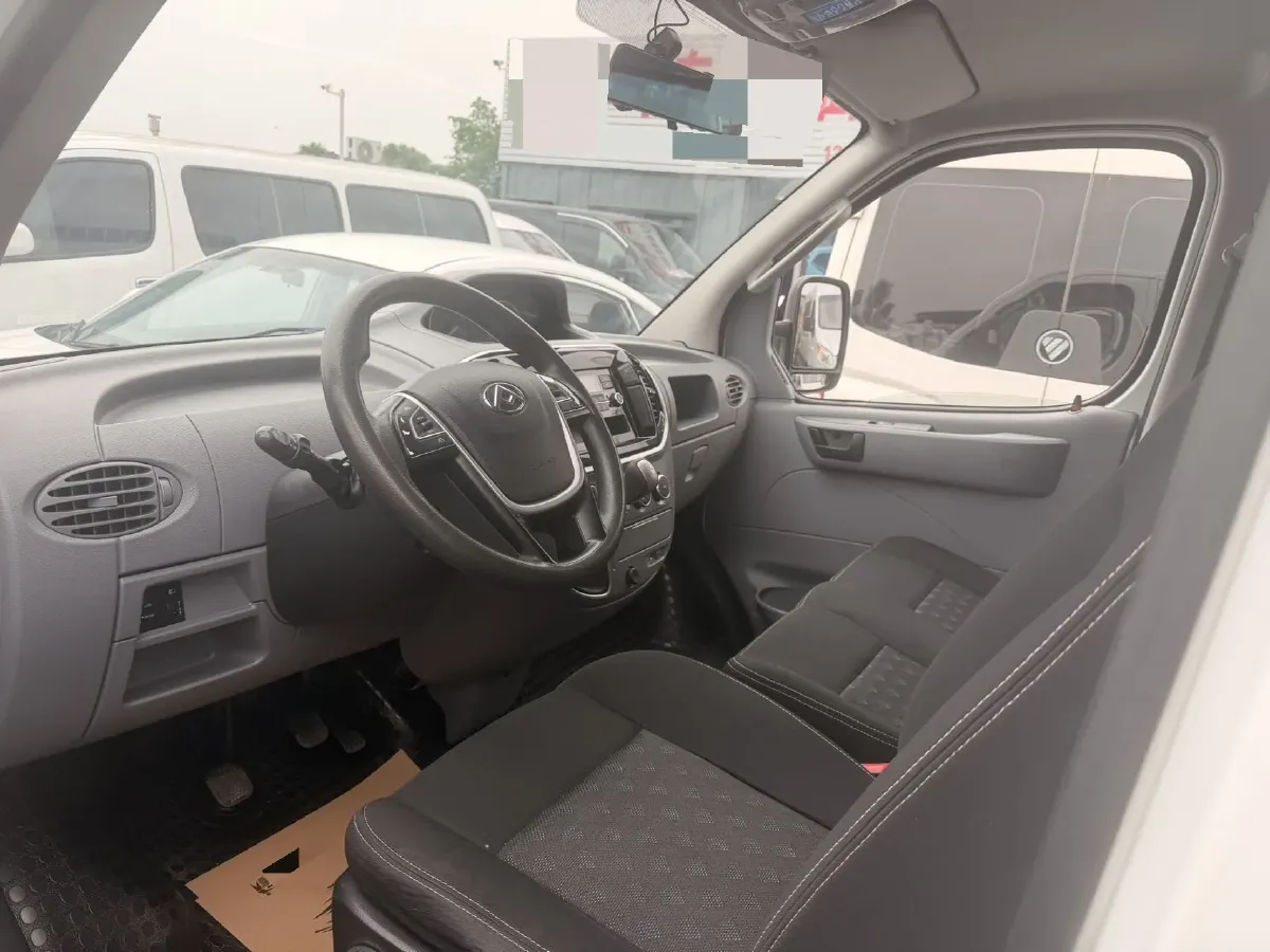 2021 MAXUS XinTu V80 2.0T 139HP L4 6MT,autocango,china used car exporter,china ev exporter,chinese used car exporter,chinese used ev exporter