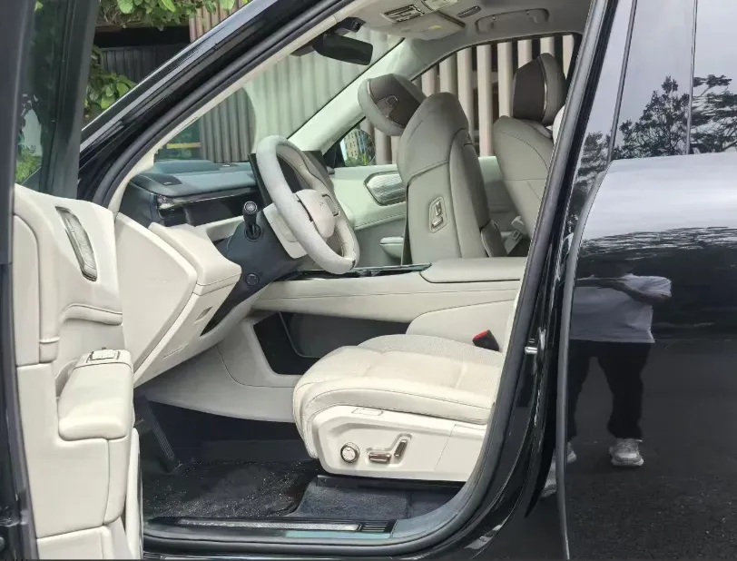 2025 LYNK&CO 900 1.5T 190HP L4 3DHT PHEV 43.3KWH,autocango,china used car exporter,china ev exporter,chinese used car exporter,chinese used ev exporter