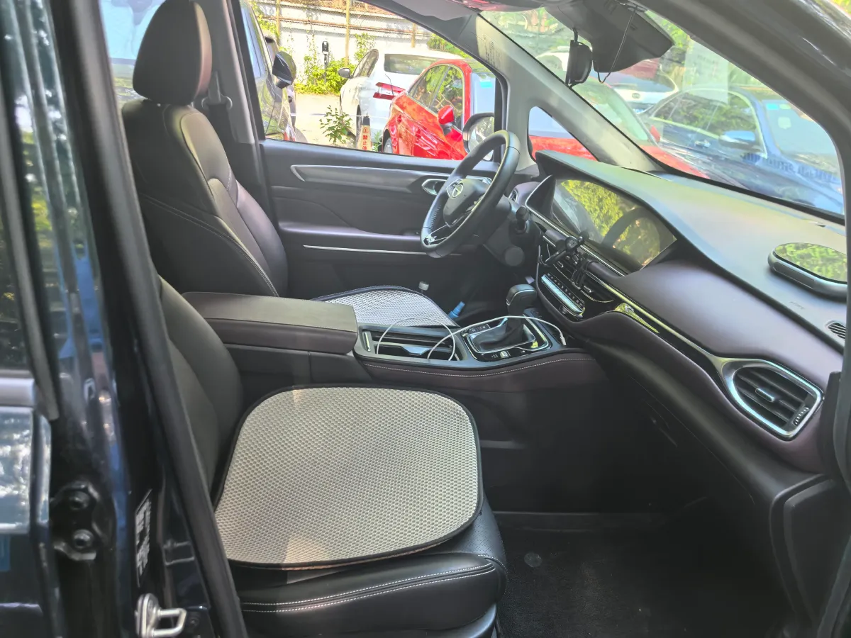 2021 GAC Trumpchi M6 1.5T 169HP L4 7DCT,autocango,china used car exporter,china ev exporter,chinese used car exporter,chinese used ev exporter