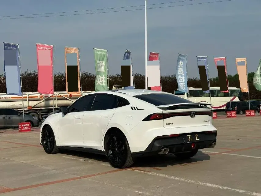 2022 ChangAn UNI-V 1.5T 188HP L4 7DCT,autocango,china used car exporter,china ev exporter,chinese used car exporter,chinese used ev exporter