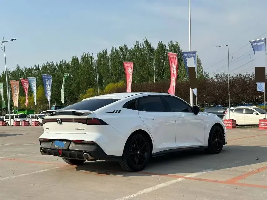 2022 ChangAn UNI-V 1.5T 188HP L4 7DCT,autocango,china used car exporter,china ev exporter,chinese used car exporter,chinese used ev exporter