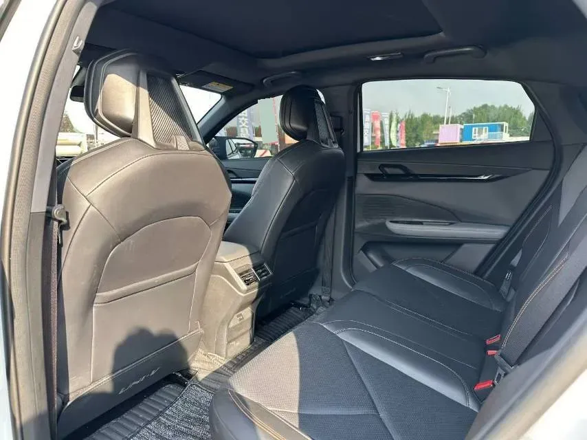 2022 ChangAn UNI-V 1.5T 188HP L4 7DCT,autocango,china used car exporter,china ev exporter,chinese used car exporter,chinese used ev exporter