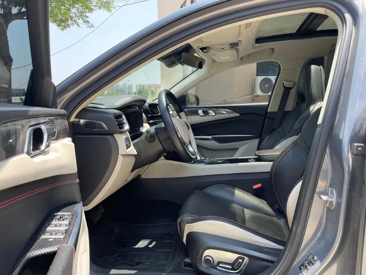 2018 Toyota C-HR 2.0L 171HP L4 CVT,autocango,china used car exporter,china ev exporter,chinese used car exporter,chinese used ev exporter