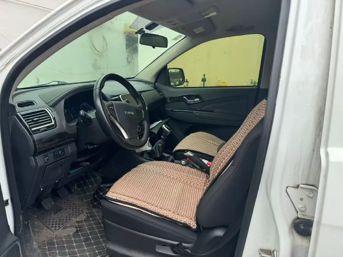2020 Isuzu LingTuo 2.5T 150HP L4 6MT,autocango,china used car exporter,china ev exporter,chinese used car exporter,chinese used ev exporter