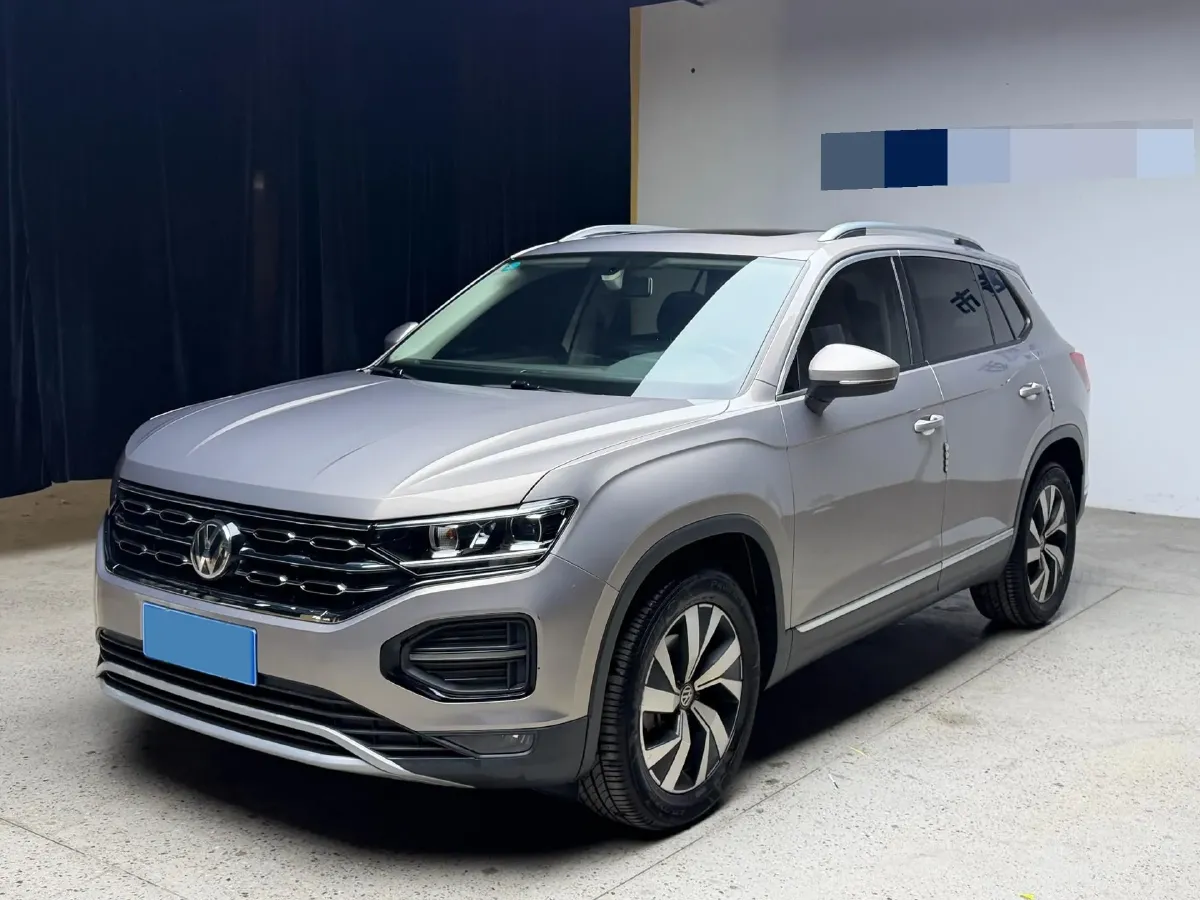 2019 Jeep Cherokee 2.0T 234HP L4 9AT,autocango,china used car exporter,china ev exporter,chinese used car exporter,chinese used ev exporter