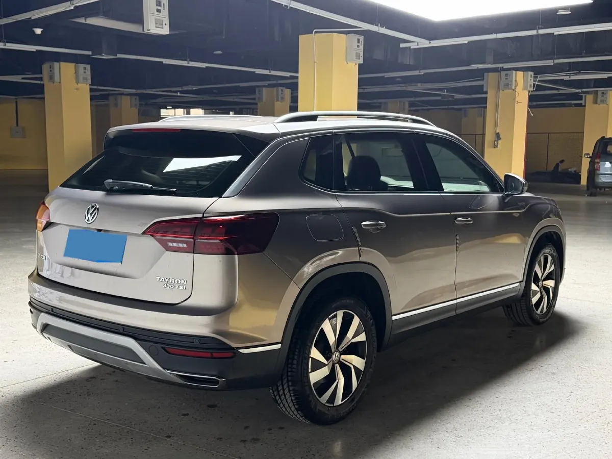 2019 Jeep Cherokee 2.0T 234HP L4 9AT,autocango,china used car exporter,china ev exporter,chinese used car exporter,chinese used ev exporter
