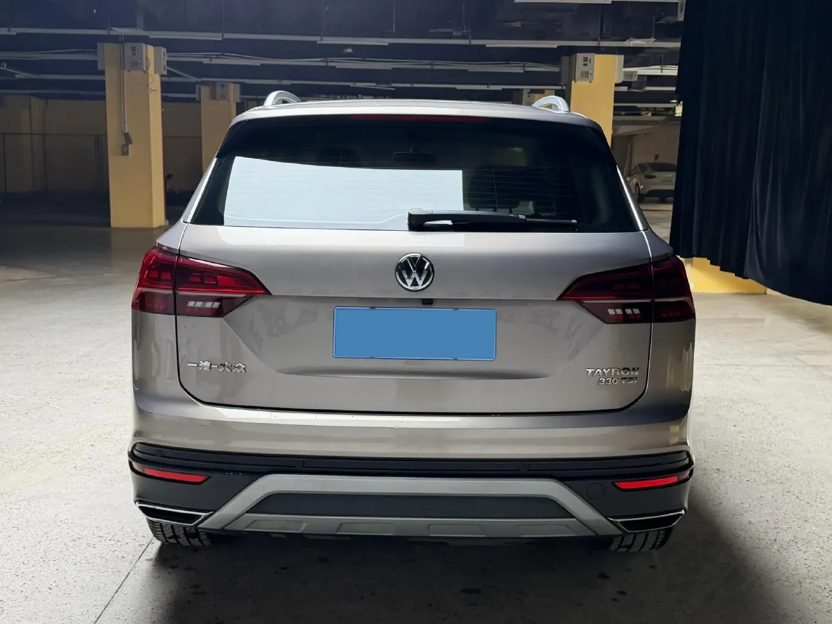 2019 Jeep Cherokee 2.0T 234HP L4 9AT,autocango,china used car exporter,china ev exporter,chinese used car exporter,chinese used ev exporter