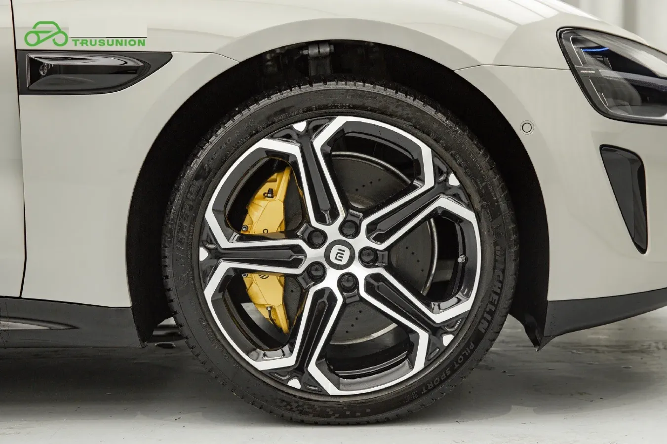 2024 MI SU7 BEV 73.6KWH,autocango,china used car exporter,china ev exporter,chinese used car exporter,chinese used ev exporter