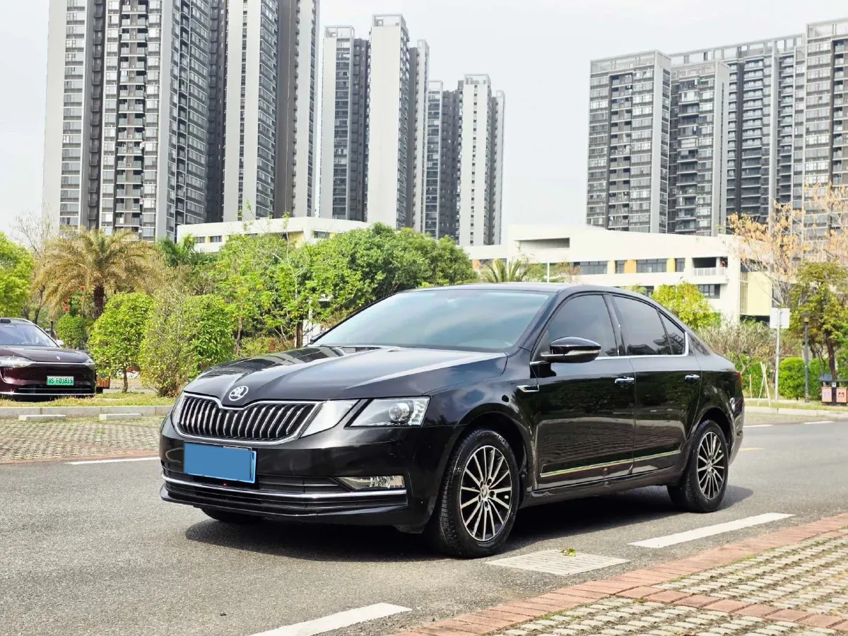 2019 Skoda Octavia 1.5L 116HP L4 6AT,autocango,china used car exporter,china ev exporter,chinese used car exporter,chinese used ev exporter