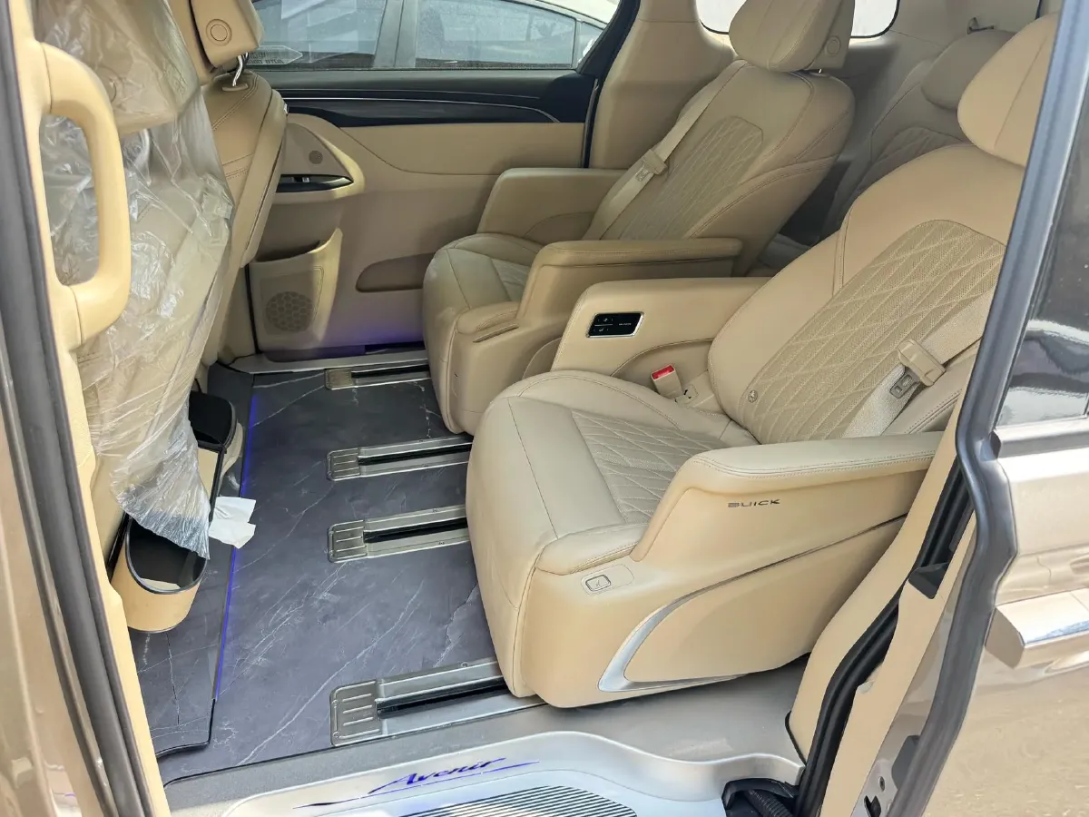 2023 Buick GL8 2.0T 237HP L4 9AT,autocango,china used car exporter,china ev exporter,chinese used car exporter,chinese used ev exporter