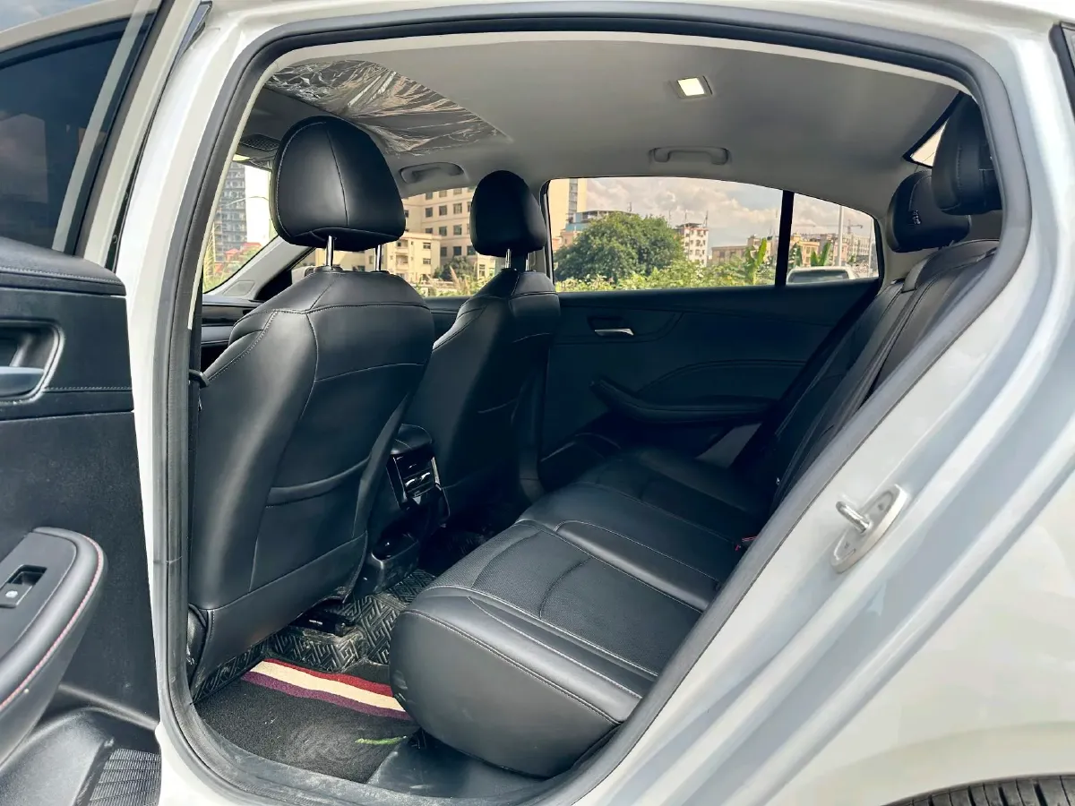 2023 Roewe i5 1.5L 129HP L4 CVT,autocango,china used car exporter,china ev exporter,chinese used car exporter,chinese used ev exporter
