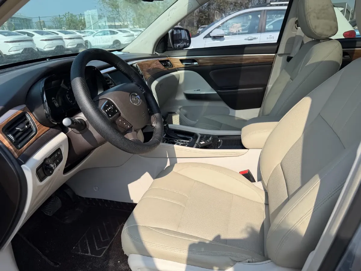2017 GAC Trumpchi GS8 2.0T 201HP L4 6AT,autocango,china used car exporter,china ev exporter,chinese used car exporter,chinese used ev exporter