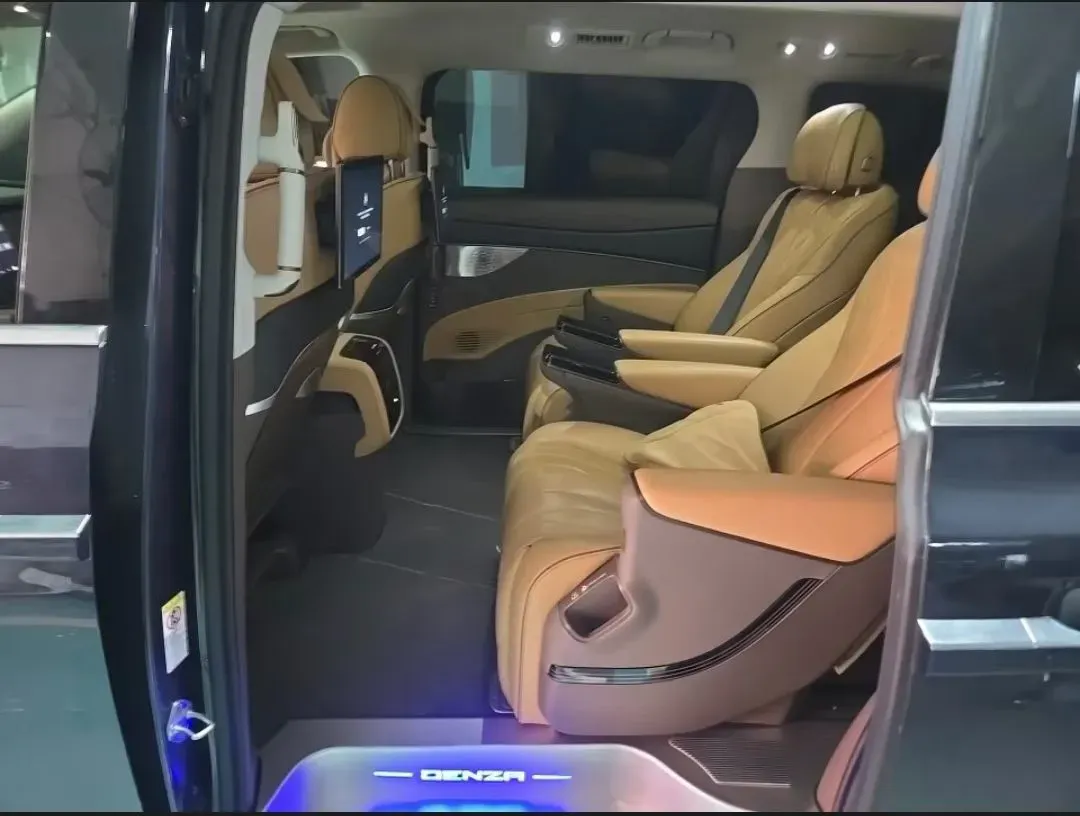 2022 Mercedes-Benz GLC Class 2.0T 197HP L4 9AT,autocango,china used car exporter,china ev exporter,chinese used car exporter,chinese used ev exporter