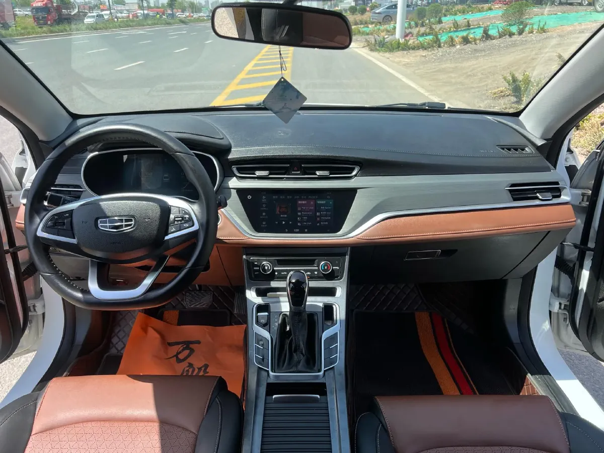 2021 BaoJun 530 1.5T 147HP L4 CVT,autocango,china used car exporter,china ev exporter,chinese used car exporter,chinese used ev exporter