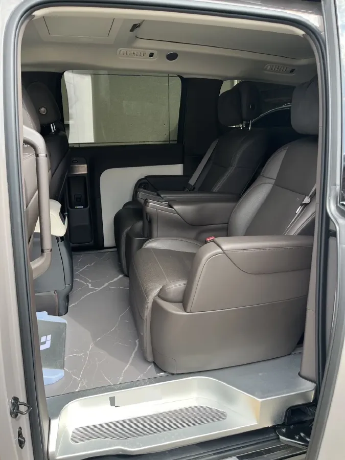 2024 Li MEGA BEV 102.7KWH,autocango,china used car exporter,china ev exporter,chinese used car exporter,chinese used ev exporter