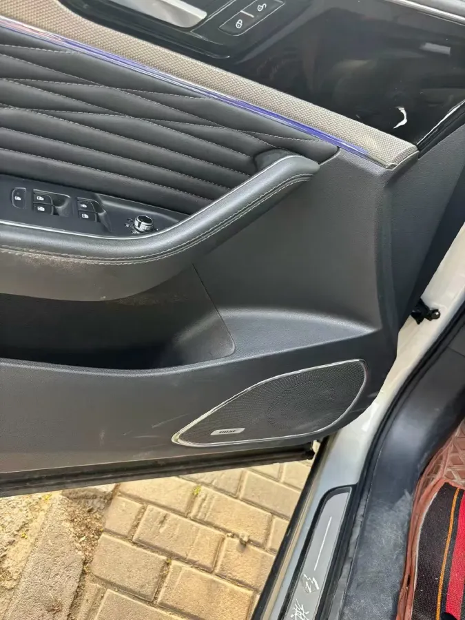 2022 HongQi HS5 2.0T 224HP L4 6AT,autocango,china used car exporter,china ev exporter,chinese used car exporter,chinese used ev exporter
