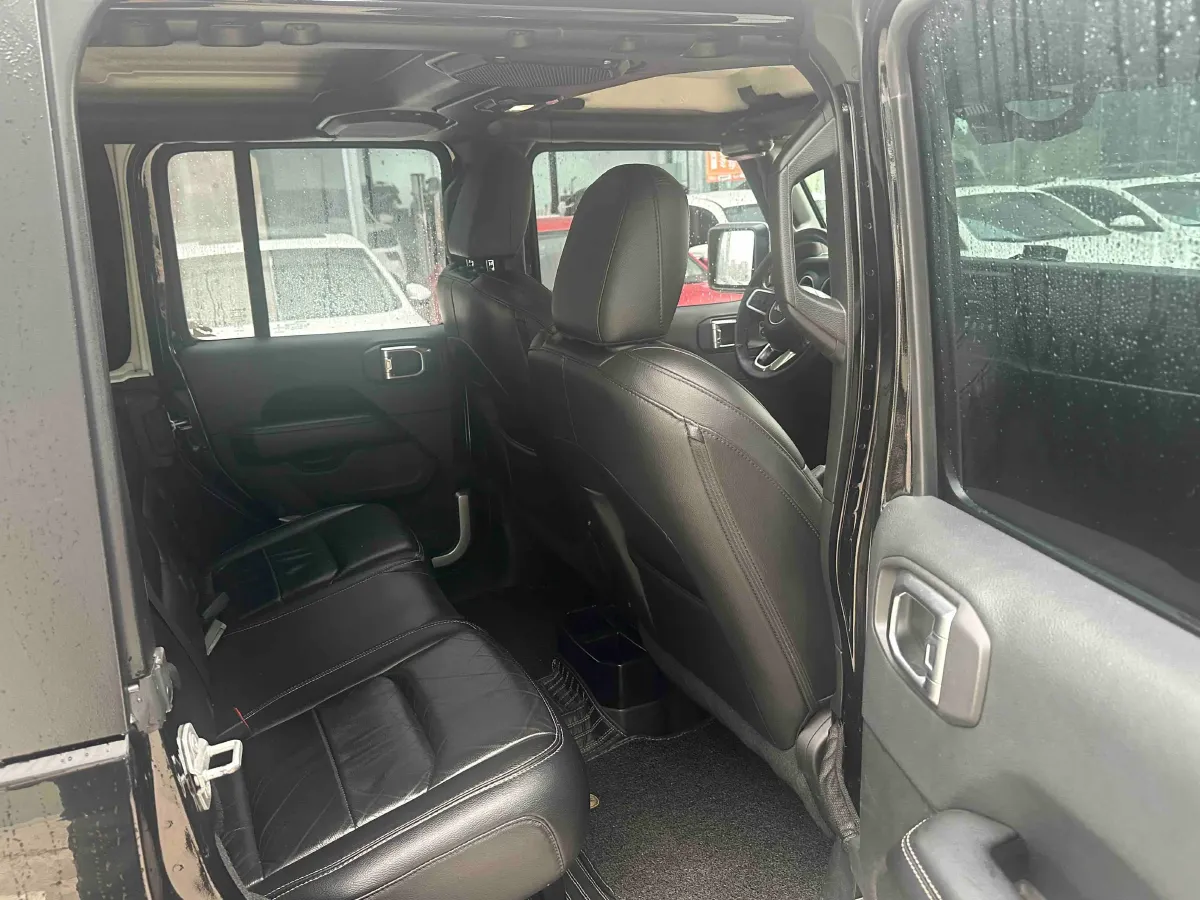 2018 Jeep Wrangler 2.0T 266HP L4 8AT,autocango,china used car exporter,china ev exporter,chinese used car exporter,chinese used ev exporter