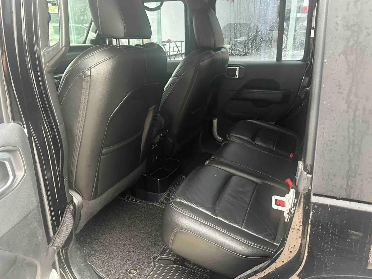 2018 Jeep Wrangler 2.0T 266HP L4 8AT,autocango,china used car exporter,china ev exporter,chinese used car exporter,chinese used ev exporter