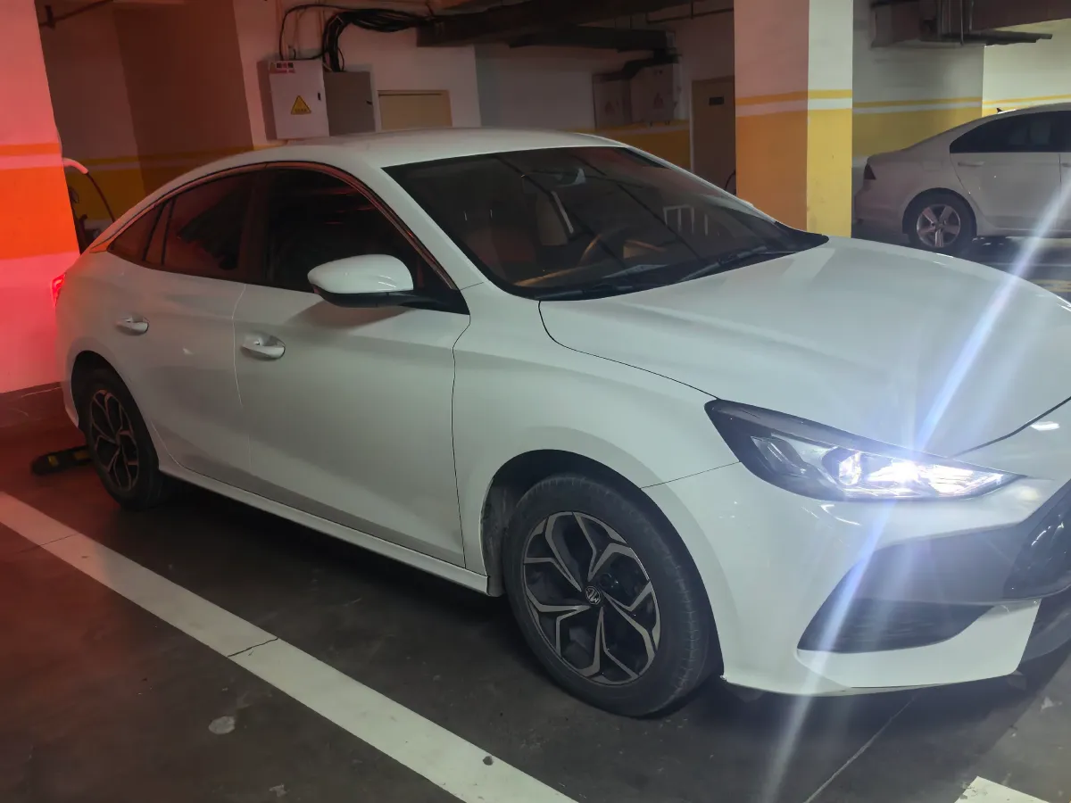 2023 MG 5 1.5L 129HP L4 5MT,autocango,china used car exporter,china ev exporter,chinese used car exporter,chinese used ev exporter