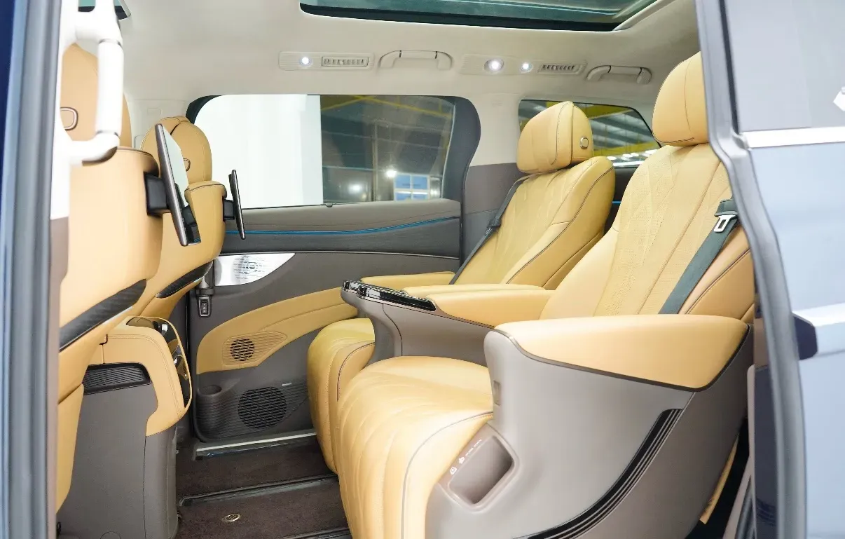 2022 Mercedes-Benz GLC Class 2.0T 197HP L4 9AT,autocango,china used car exporter,china ev exporter,chinese used car exporter,chinese used ev exporter