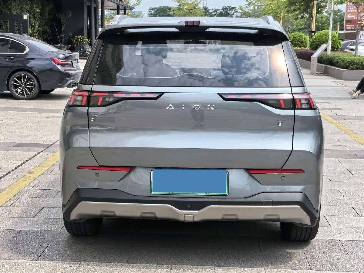 2022 Geely Okavango 1.8T 184HP L4 7DCT,autocango,china used car exporter,china ev exporter,chinese used car exporter,chinese used ev exporter