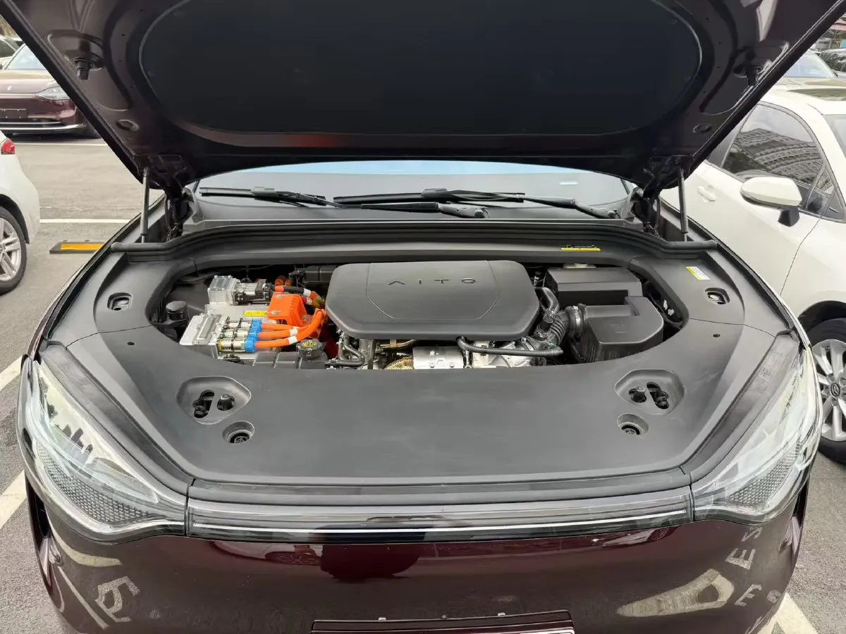2025 AITO AITO M9 REEV 160HP REEV 52KWH,autocango,china used car exporter,china ev exporter,chinese used car exporter,chinese used ev exporter