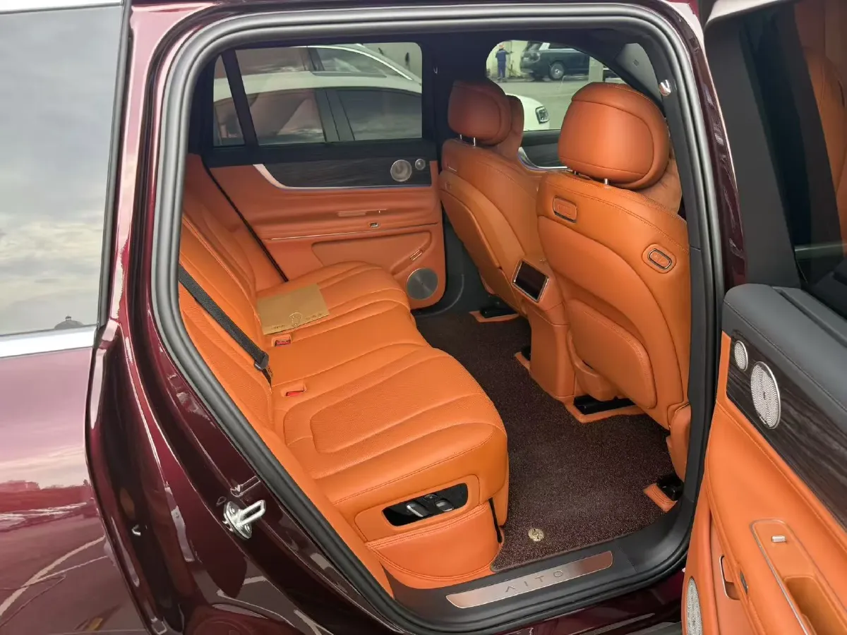 2025 AITO AITO M9 REEV 160HP REEV 52KWH,autocango,china used car exporter,china ev exporter,chinese used car exporter,chinese used ev exporter