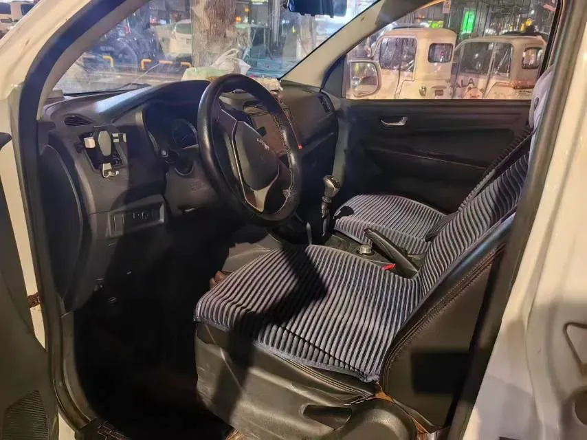 2018 Isuzu Jim 2.8T 116HP L4 5MT,autocango,china used car exporter,china ev exporter,chinese used car exporter,chinese used ev exporter