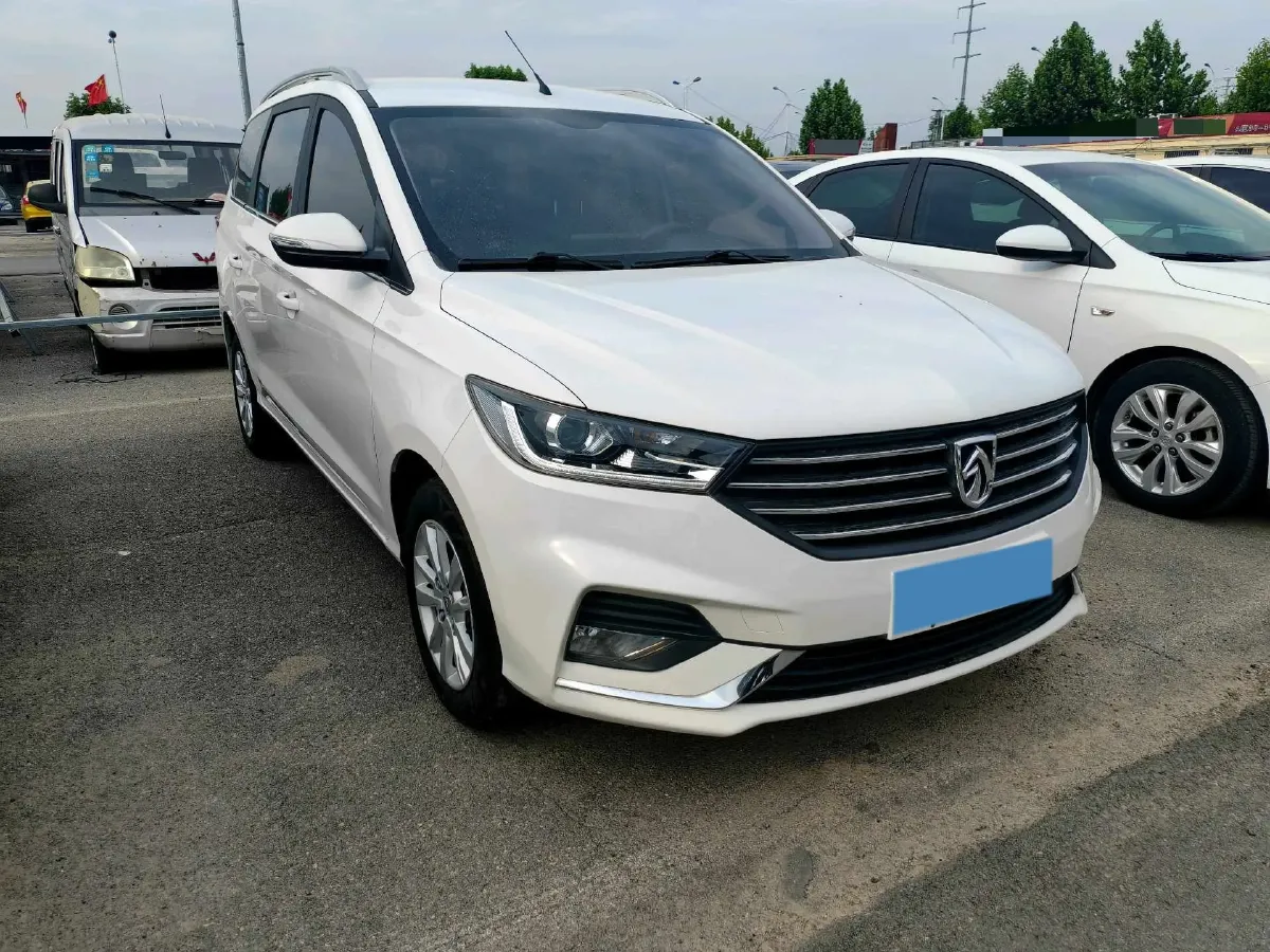 2019 BaoJun 360 1.5L 105HP L4 6MT,autocango,china used car exporter,china ev exporter,chinese used car exporter,chinese used ev exporter