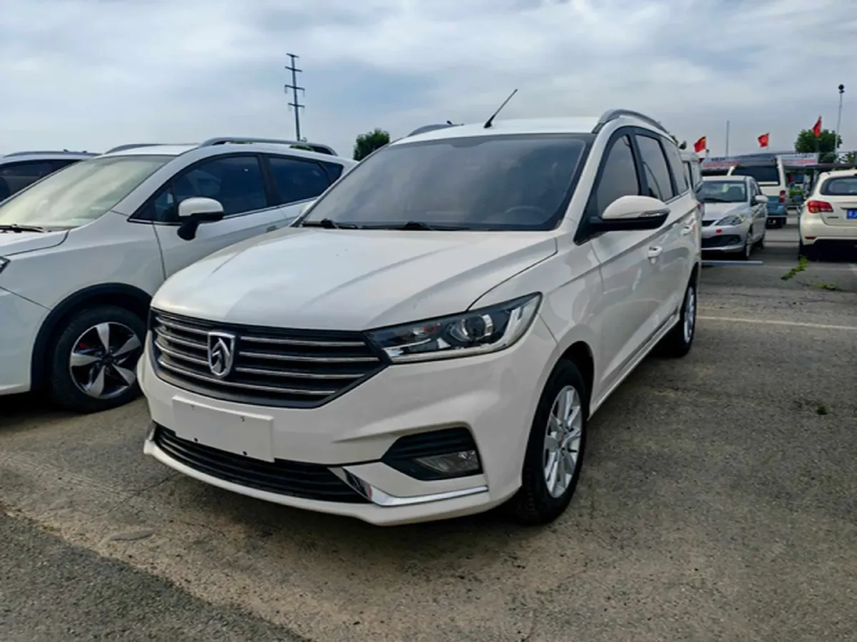 2019 BaoJun 360 1.5L 105HP L4 6MT,autocango,china used car exporter,china ev exporter,chinese used car exporter,chinese used ev exporter