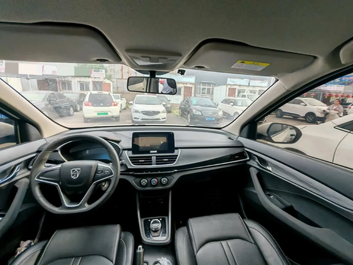 2019 BaoJun 360 1.5L 105HP L4 6MT,autocango,china used car exporter,china ev exporter,chinese used car exporter,chinese used ev exporter
